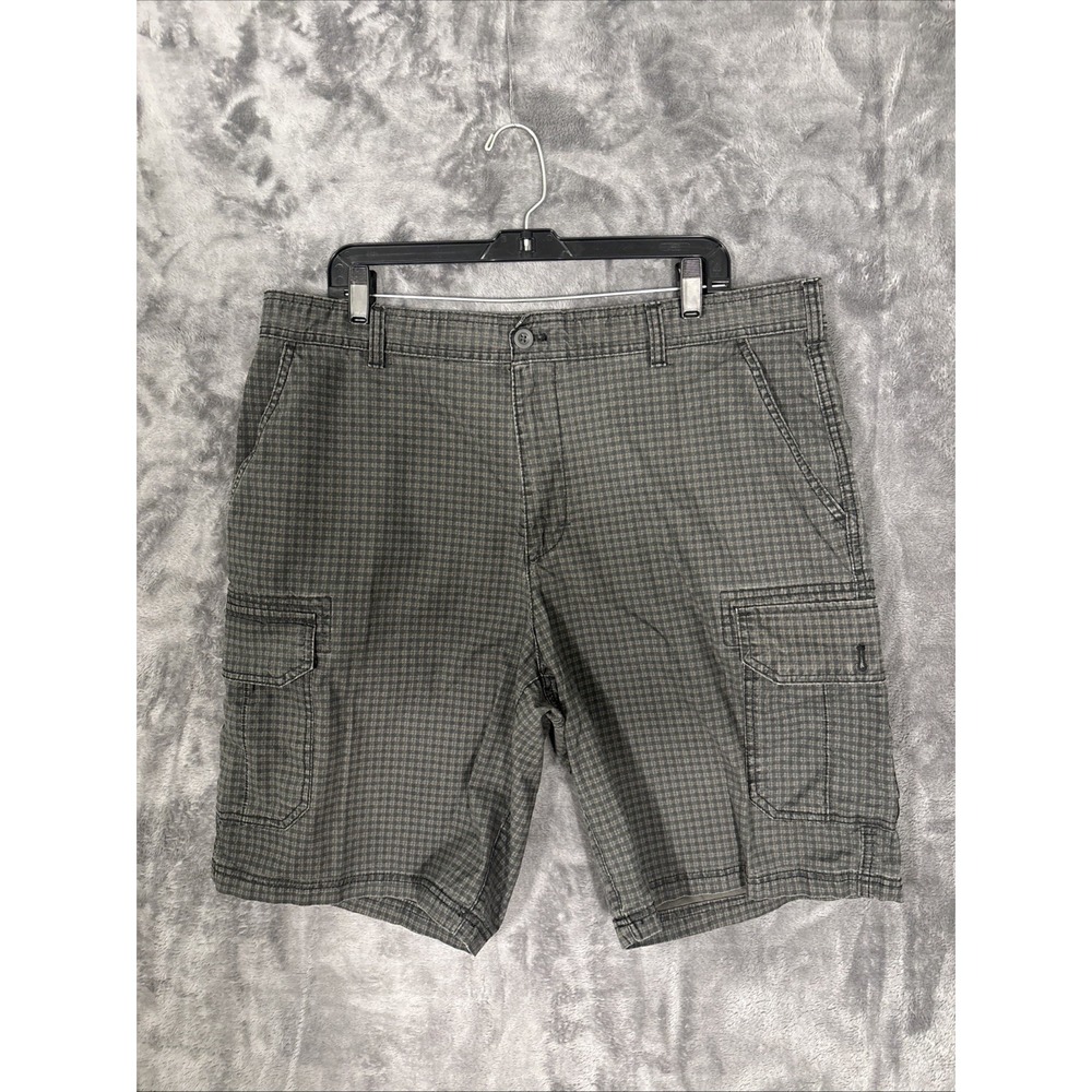 IZOD Saltwater Mens Plaid Cargo Shorts Olive Gray Size 38 Casual Utility Pockets